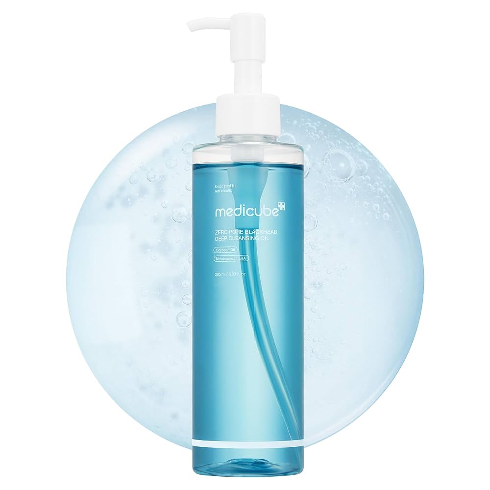 زيت التنظيف العميق "Medicube Zero Pore Blackhead Deep Cleansing Oil" المصمم لإزالة الرؤوس السوداء والشوائب.