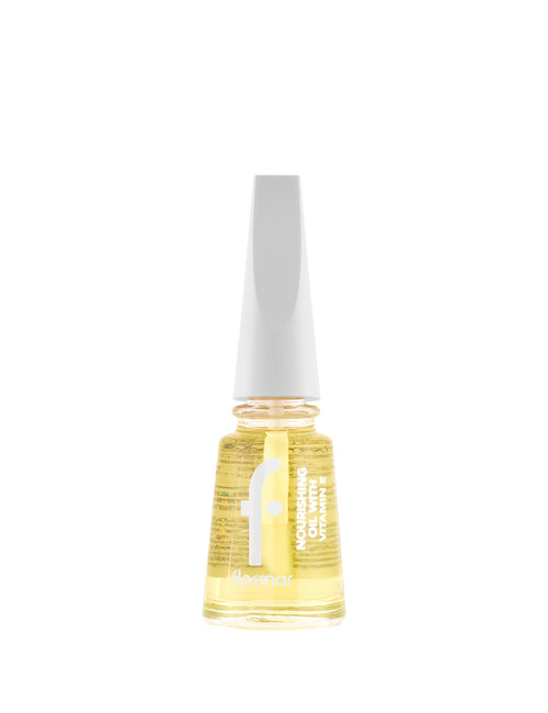 Flormar Nourishing Oil With Vitamin E، وهو زيت مغذي مخصص للعناية بالأظافر والجلد المحيط بها (الكيوتيكل).