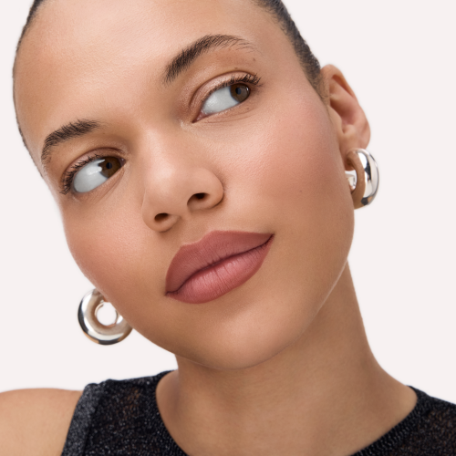 قلم تحديد الشفاه جل جلايد طويل الأمد (Gel Glide Long-Lasting Lip Liner) من الماركة المعروفة Catrice.درجة 040