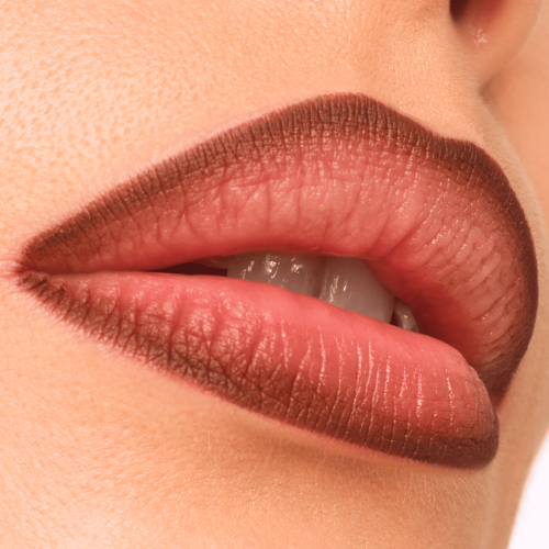 قلم تحديد الشفاه جل جلايد طويل الأمد (Gel Glide Long-Lasting Lip Liner) من الماركة المعروفة Catrice.درجة 060