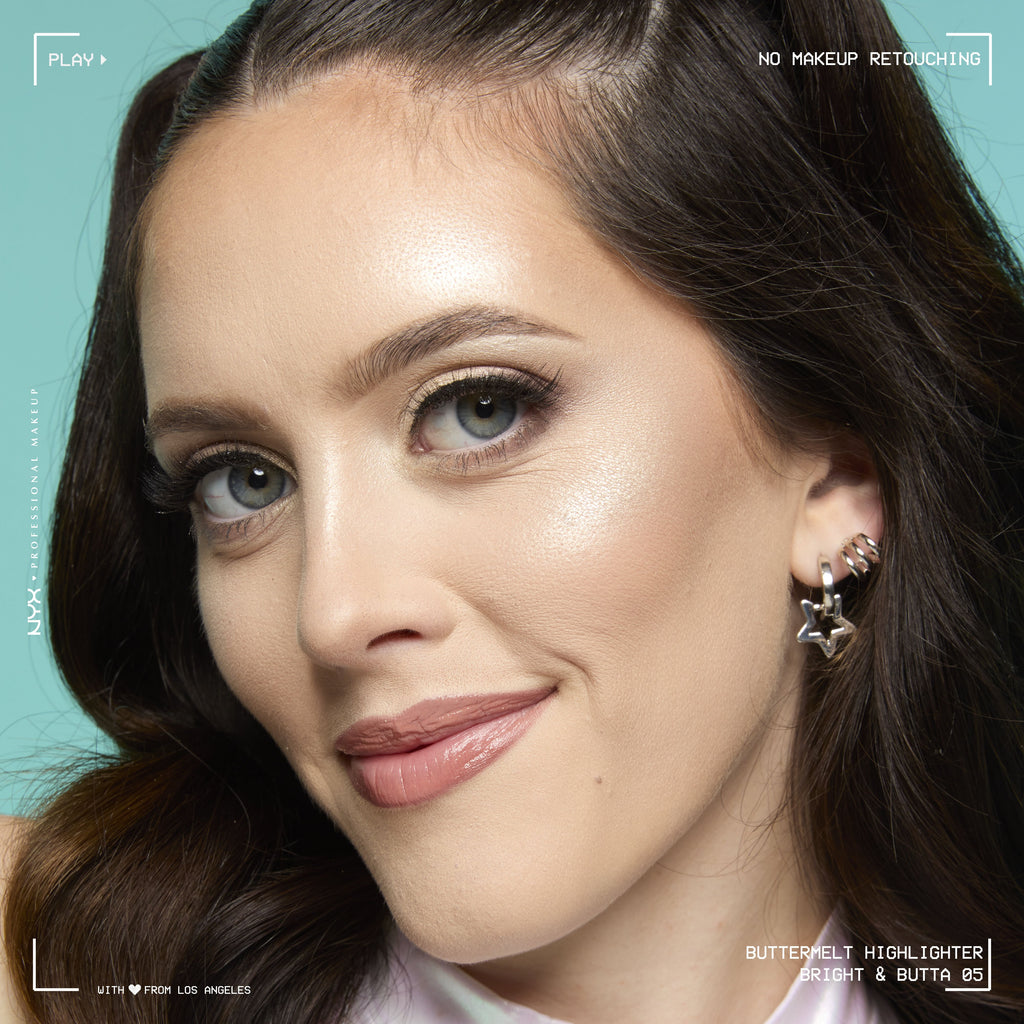 BUTTERMELT HIGHLIGHTERهايلايتر ان واي اكس
Butter smooth glowy highlighter in eight shades.