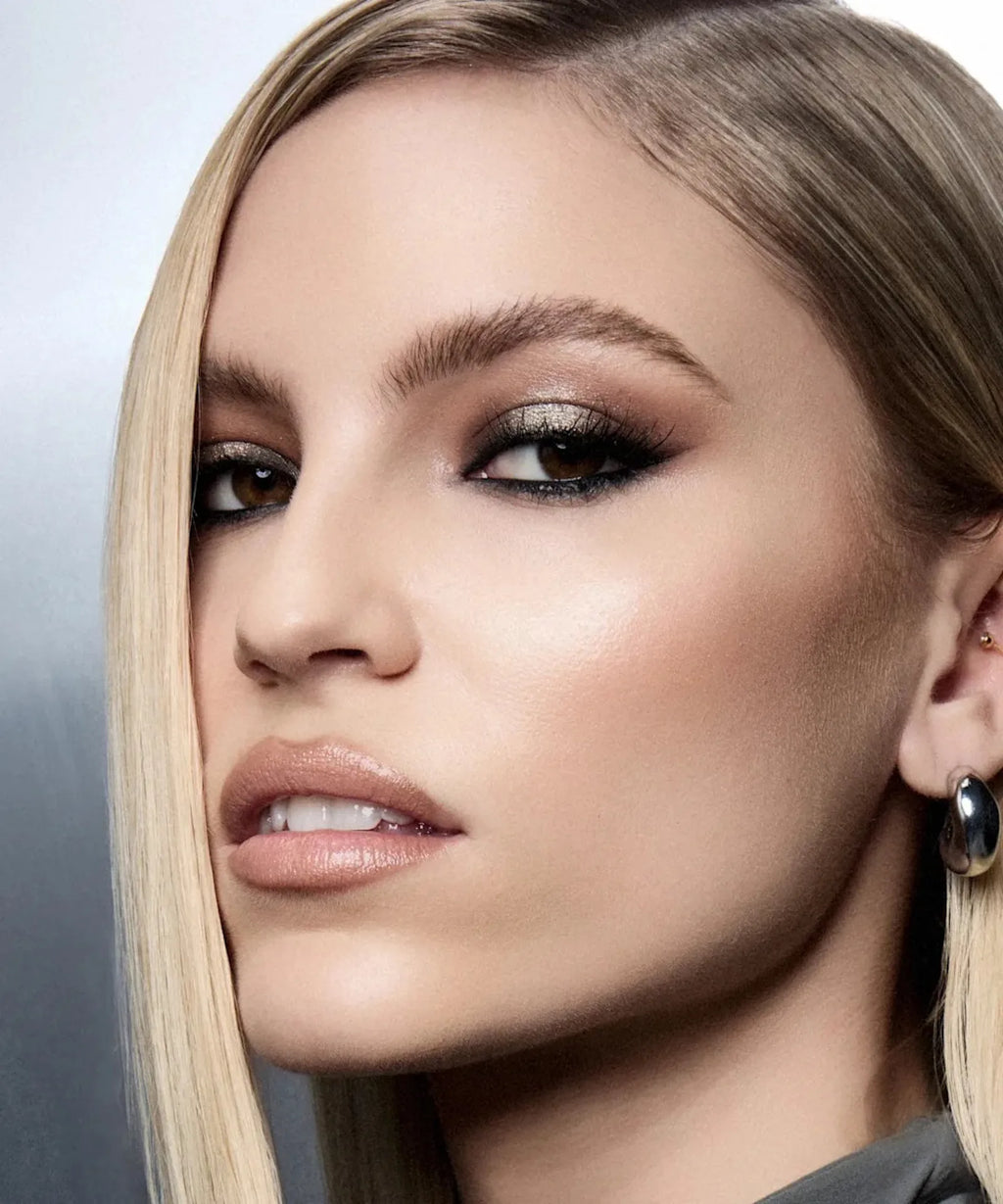 Smoky 16 Colour Palette باليت بيوتي باي 16 لون