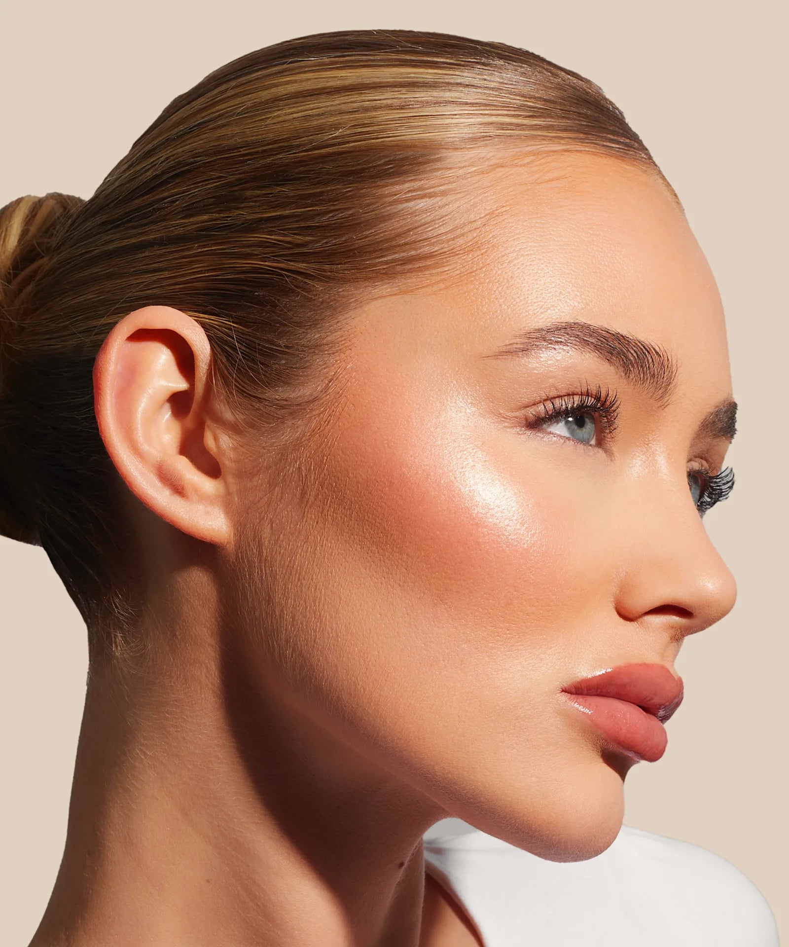 لوحة مستحضرات التجميل حجم كبير By Beauty Bay Make Face Multi-Use Complexion Palette.