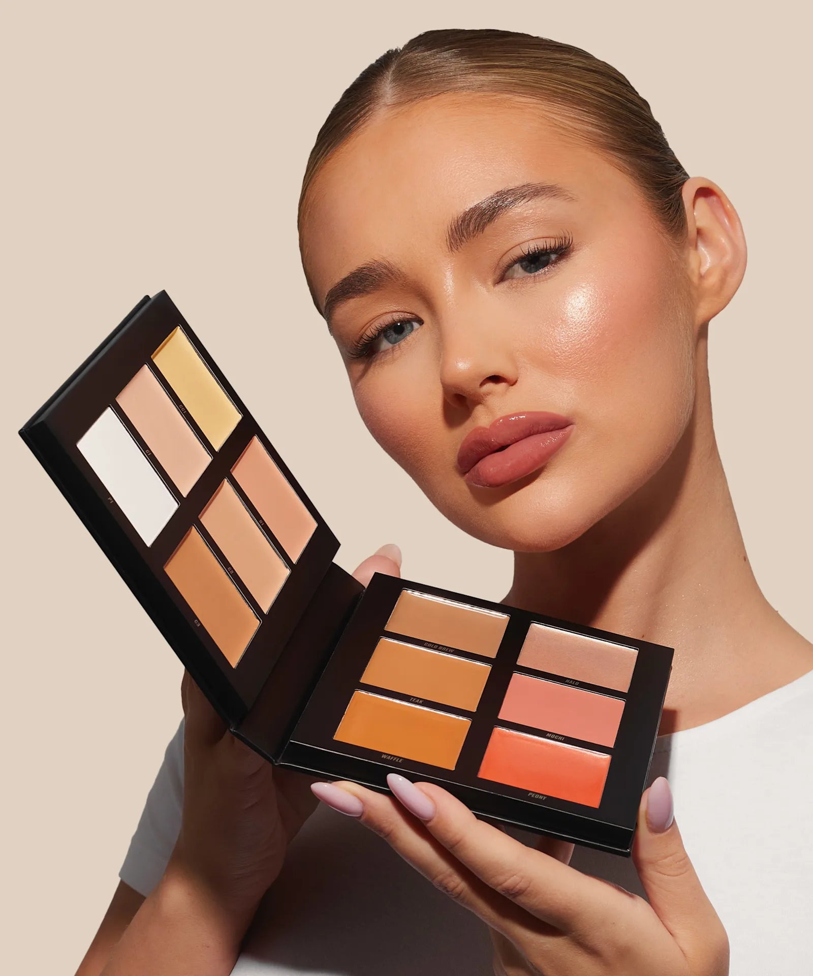 لوحة مستحضرات التجميل حجم كبير By Beauty Bay Make Face Multi-Use Complexion Palette.