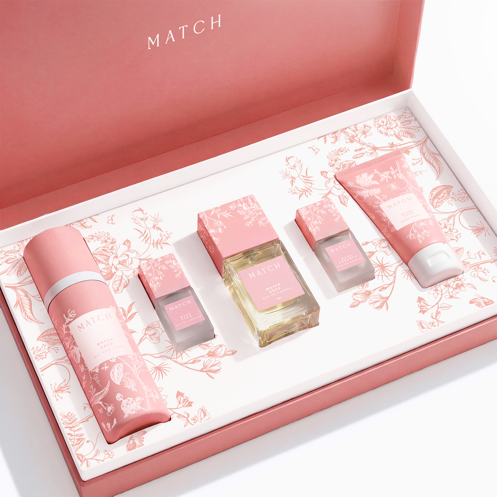 مجموعة بينك (Pink Collection) الأنيقة من براند العطور السعودي ماتش (Match Perfumes)، وهي روتين أنوثة وعناية متكامل يتميز بطابع زهري ناعم.