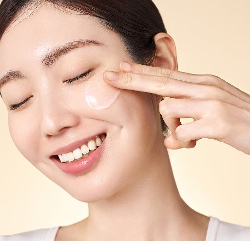 Purito Oat-in Calming Gel Cream، وهو كريم جل خفيف الوزن مصمم لتهدئة وترطيب البشرة