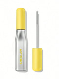 ماسكارا SHEGLAM Lashlighter Iron Curl تتميز بفرشاة معدنية دقيقة مصممة لرفع وتجعيد الرموش.