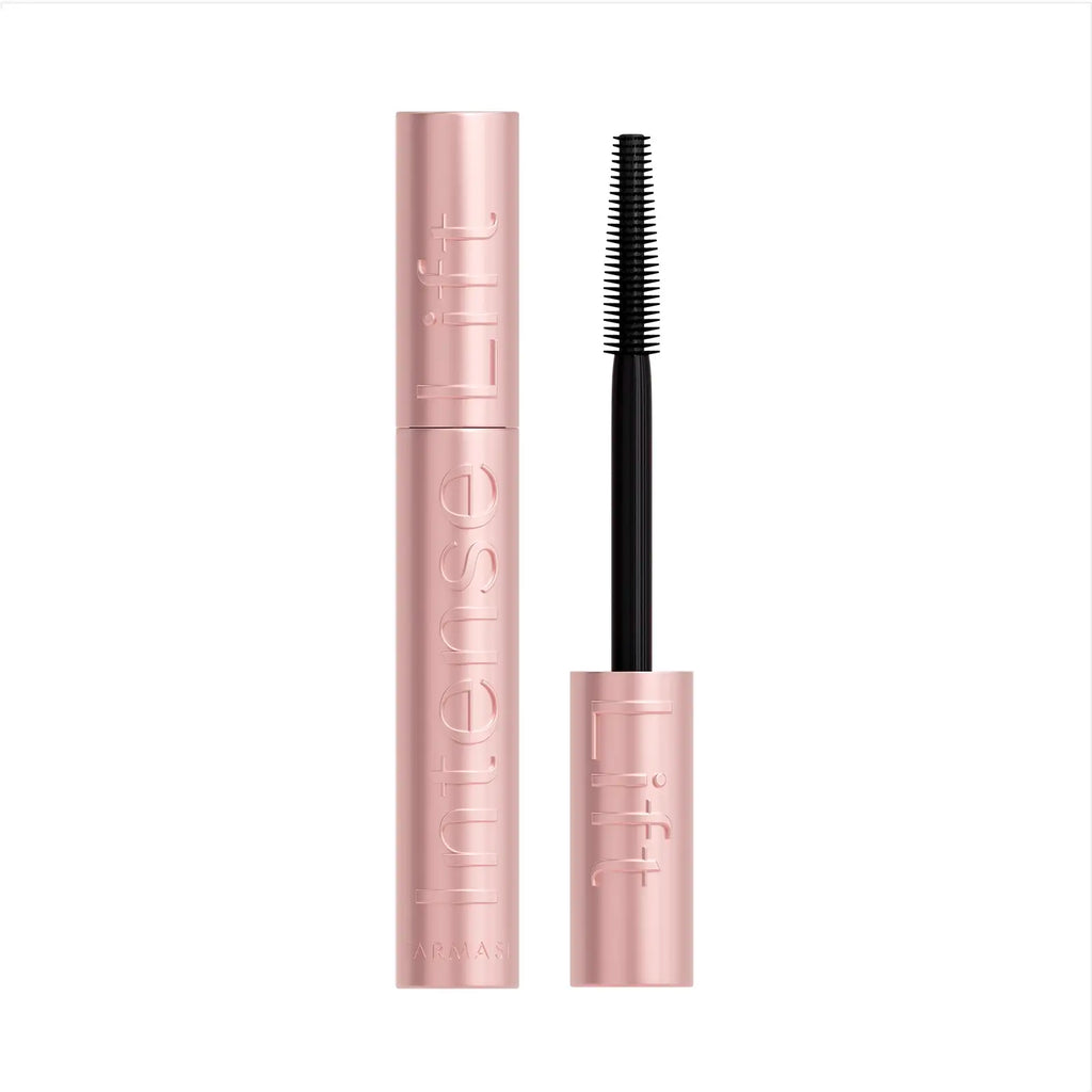 إن Farmasi Intense Lift ماسكارا احترافية ومغنية بالمكونات الفعّالة من إنتاج شركة فارمسي (Farmasi) التركية، وهي مصممة خصيصاً لتقديم رفع فوري، كثافة جريئة، وطول محدد للرموش من أول تمريرة وبدون تكتل
