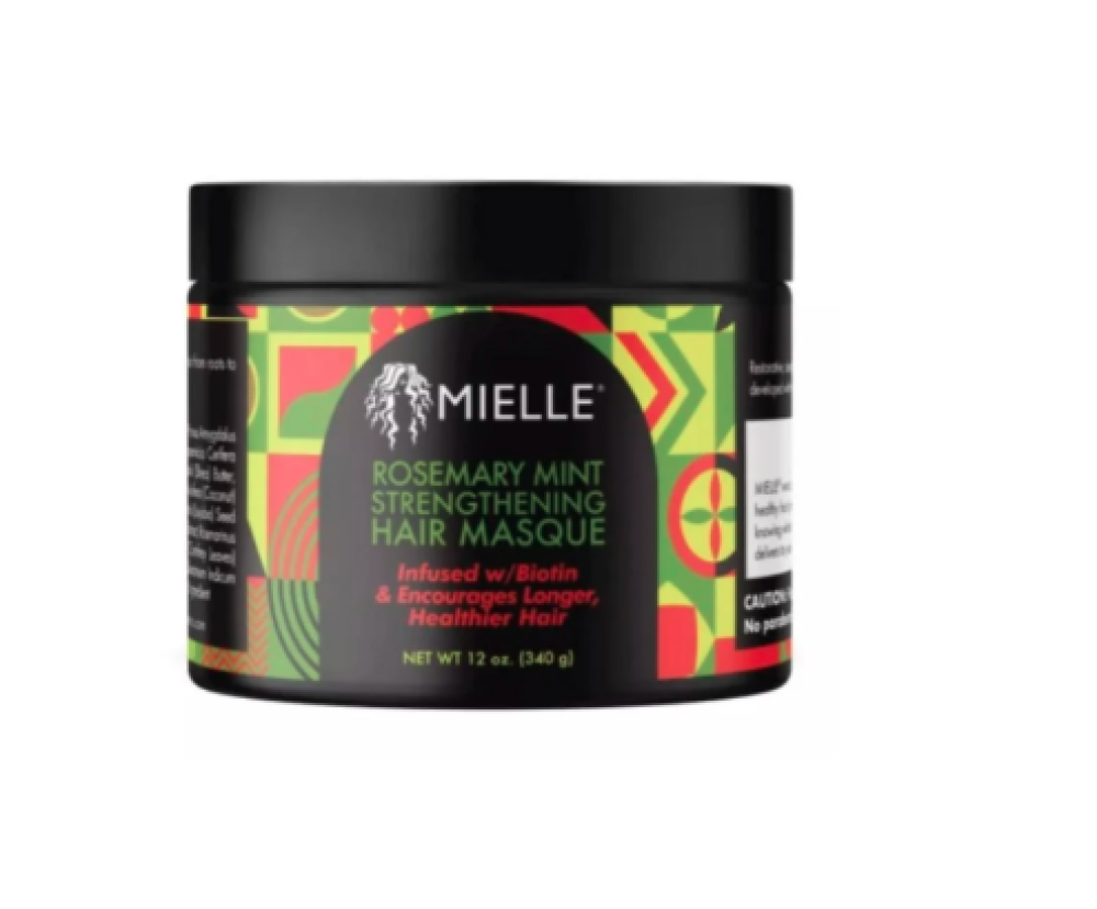 قناع تقوية الشعر بإكليل الجبل والنعناع من ميلي (Mielle Organics) علاجاً مكثفاً يهدف إلى تغذية وترطيب الشعر بعمق.